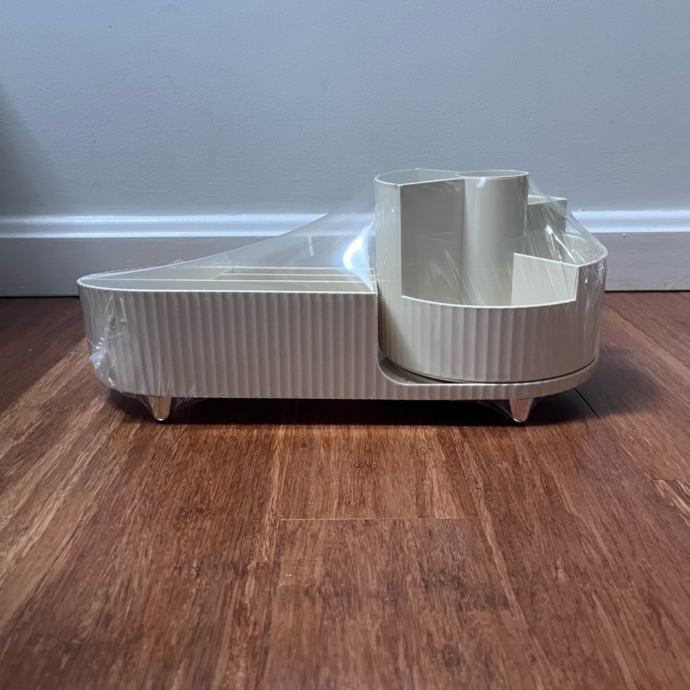 Elegant Cream Bathroom Organizer